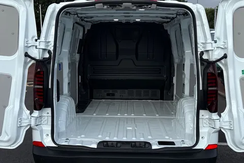 BG25MVZ Volkswagen E-Transporter 100kW 65kWh Commerce Plus Van Auto Thumbnail #10