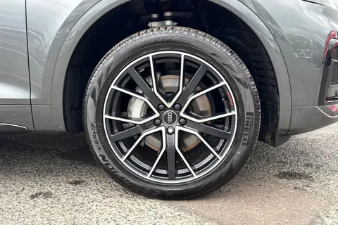 KW25EPL Audi Q5 Black Edition 50 TFSI e quattro 299 PS S tronic Thumbnail #11