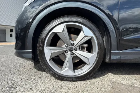 KW74GGU Audi Q4 e-tron 125kW 35 55kWh Black Edition 5dr Auto Thumbnail #10