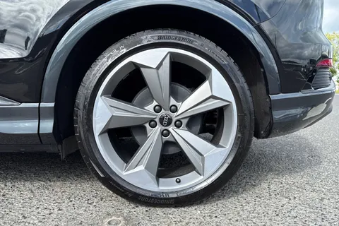 KW74GGU Audi Q4 e-tron 125kW 35 55kWh Black Edition 5dr Auto Thumbnail #11