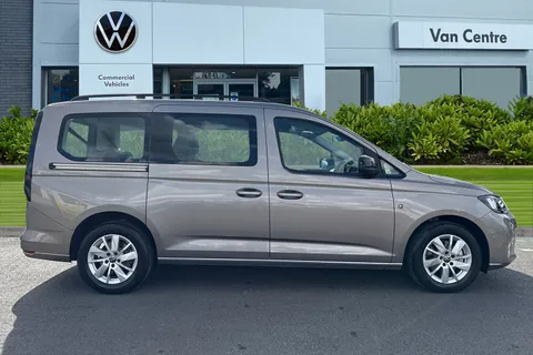 BT25HFX Volkswagen Caddy Maxi 2.0 TDI 122ps Maxi Life 7 Seat DSG 2025 Thumbnail #3