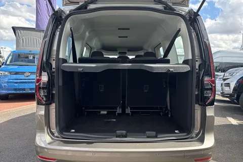 BT25HFX Volkswagen Caddy Maxi 2.0 TDI 122ps Maxi Life 7 Seat DSG 2025 Thumbnail #6