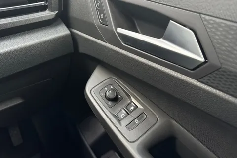 BT25HFX Volkswagen Caddy Maxi 2.0 TDI 122ps Maxi Life 7 Seat DSG 2025 Thumbnail #20