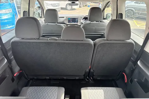 BT25HFX Volkswagen Caddy Maxi 2.0 TDI 122ps Maxi Life 7 Seat DSG 2025 Thumbnail #25