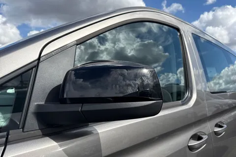 BT25HFX Volkswagen Caddy Maxi 2.0 TDI 122ps Maxi Life 7 Seat DSG 2025 Thumbnail #35