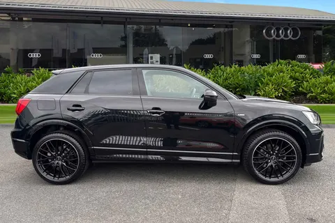 KO74RWV Audi Q2 Black Edition 35 TFSI 150 PS S tronic Thumbnail #4