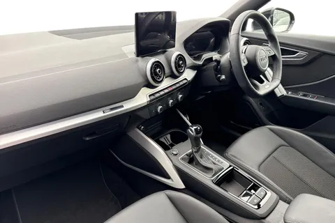 KO74RWV Audi Q2 Black Edition 35 TFSI 150 PS S tronic Thumbnail #9