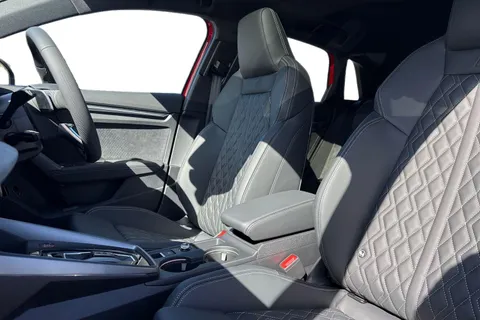  Audi S3 2.0 TFSI Black Edition Sportback S Tronic quattro Euro 6 (s/s) 5dr Thumbnail #16