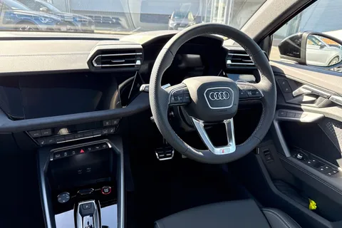  Audi S3 2.0 TFSI Black Edition Sportback S Tronic quattro Euro 6 (s/s) 5dr Thumbnail #18