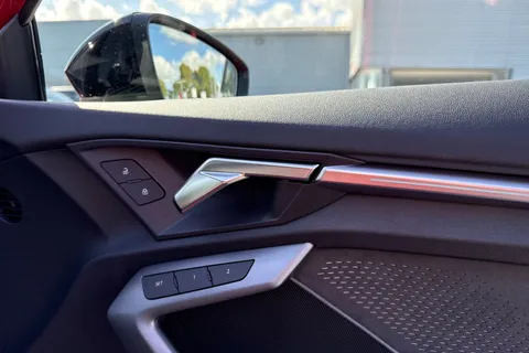  Audi S3 2.0 TFSI Black Edition Sportback S Tronic quattro Euro 6 (s/s) 5dr Thumbnail #21