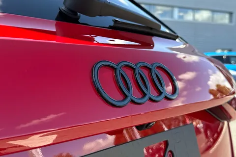  Audi S3 2.0 TFSI Black Edition Sportback S Tronic quattro Euro 6 (s/s) 5dr Thumbnail #32