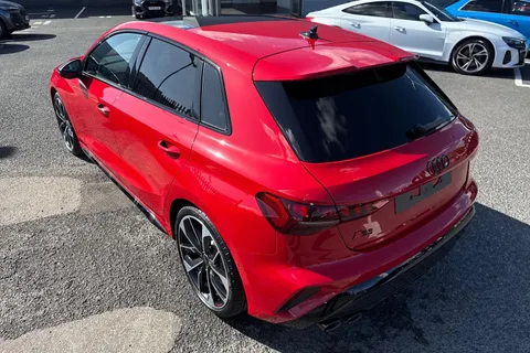  Audi S3 2.0 TFSI Black Edition Sportback S Tronic quattro Euro 6 (s/s) 5dr Thumbnail #37