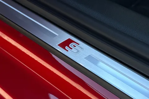  Audi S3 2.0 TFSI Black Edition Sportback S Tronic quattro Euro 6 (s/s) 5dr Thumbnail #39