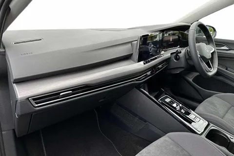 CX75STY Volkswagen Golf 1.4 TSI eHybrid Style 5dr DSG ⭐Sunroof, Head Up,17' Ventura alloy⭐ Thumbnail #2