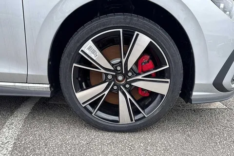CX75ETG Volkswagen Golf 1.4 TSI GTE 5dr DSG ⭐18' Bakersfield alloy, Dynamic chassis control⭐ Thumbnail #5