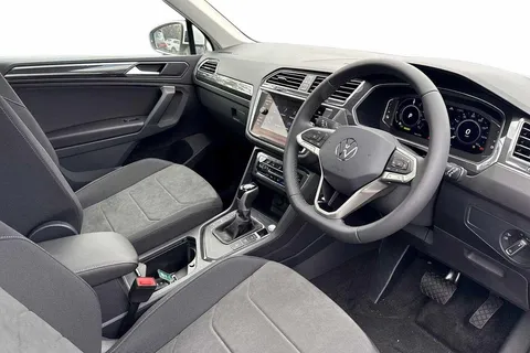 CX75HYB Volkswagen Tiguan 1.4 TSI eHybrid Elegance 5dr DSG Thumbnail #6