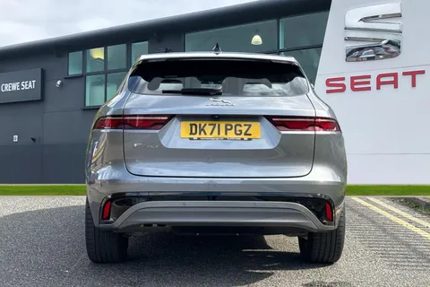 DK71PGZ Jaguar F-Pace 2.0 D200 MHEV R-Dynamic S Auto AWD Euro 6 (s/s) 5dr Thumbnail #5