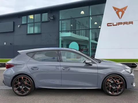 KP25FPD CUPRA Leon 2.0 TSI 300 VZ3 5dr DSG ** PANORAMIC SUNROOF** Thumbnail #4