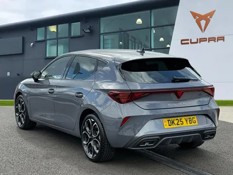 DK25YBG CUPRA Leon 1.5 eTSI 150 V1 5dr DSG Thumbnail #3