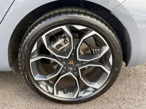 DK25YBG CUPRA Leon 1.5 eTSI 150 V1 5dr DSG Thumbnail #7