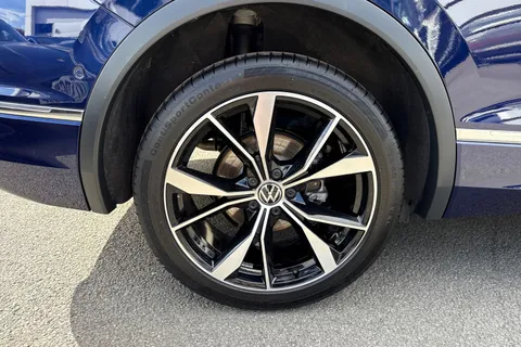 11 of 51 for Volkswagen Tiguan Allspace Tiguan Allspace R-Line 1.5 TSI 150PS 7-Speed DSG 5 Door | Heated Seats