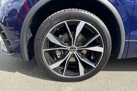 13 of 51 for Volkswagen Tiguan Allspace Tiguan Allspace R-Line 1.5 TSI 150PS 7-Speed DSG 5 Door | Heated Seats