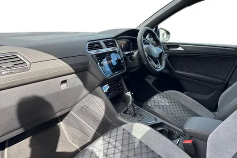 15 of 51 for Volkswagen Tiguan Allspace Tiguan Allspace R-Line 1.5 TSI 150PS 7-Speed DSG 5 Door | Heated Seats