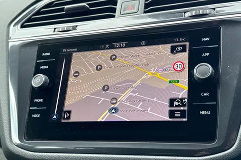 17 of 51 for Volkswagen Tiguan Allspace Tiguan Allspace R-Line 1.5 TSI 150PS 7-Speed DSG 5 Door | Heated Seats