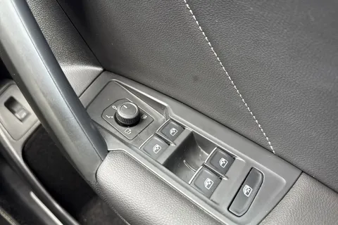 25 of 51 for Volkswagen Tiguan Allspace Tiguan Allspace R-Line 1.5 TSI 150PS 7-Speed DSG 5 Door | Heated Seats