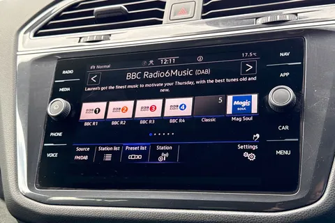 29 of 51 for Volkswagen Tiguan Allspace Tiguan Allspace R-Line 1.5 TSI 150PS 7-Speed DSG 5 Door | Heated Seats