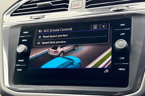 33 of 51 for Volkswagen Tiguan Allspace Tiguan Allspace R-Line 1.5 TSI 150PS 7-Speed DSG 5 Door | Heated Seats