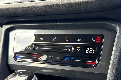 37 of 51 for Volkswagen Tiguan Allspace Tiguan Allspace R-Line 1.5 TSI 150PS 7-Speed DSG 5 Door | Heated Seats