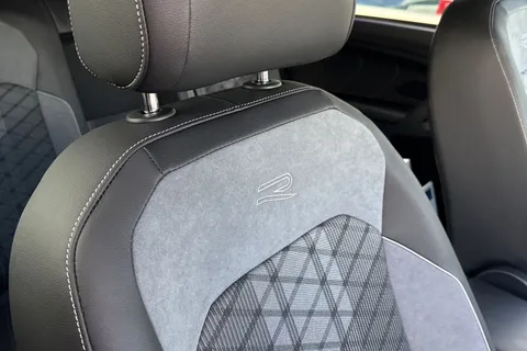 39 of 51 for Volkswagen Tiguan Allspace Tiguan Allspace R-Line 1.5 TSI 150PS 7-Speed DSG 5 Door | Heated Seats