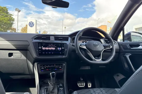 42 of 51 for Volkswagen Tiguan Allspace Tiguan Allspace R-Line 1.5 TSI 150PS 7-Speed DSG 5 Door | Heated Seats