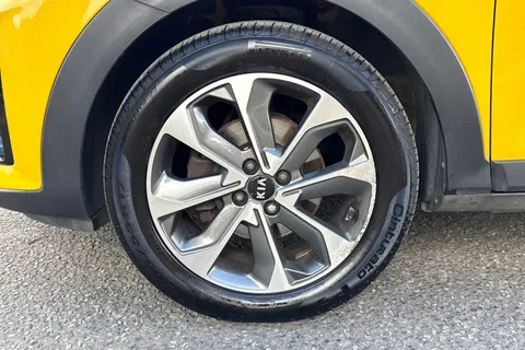 DN67XLS Kia Stonic 1.0 T-GDi First Edition Euro 6 (s/s) 5dr Thumbnail #10