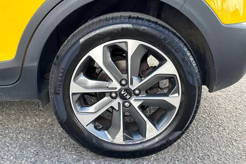 DN67XLS Kia Stonic 1.0 T-GDi First Edition Euro 6 (s/s) 5dr Thumbnail #11