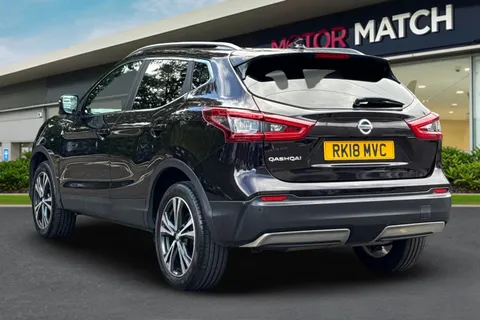 RK18MVC Nissan Qashqai 1.2 DIG-T N-Connecta Euro 6 (s/s) 5dr Thumbnail #3