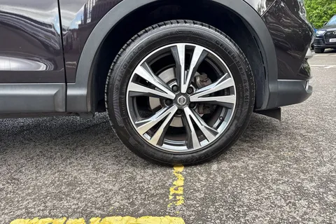 RK18MVC Nissan Qashqai 1.2 DIG-T N-Connecta Euro 6 (s/s) 5dr Thumbnail #7