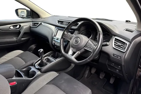 RK18MVC Nissan Qashqai 1.2 DIG-T N-Connecta Euro 6 (s/s) 5dr Thumbnail #8