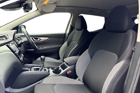 RK18MVC Nissan Qashqai 1.2 DIG-T N-Connecta Euro 6 (s/s) 5dr Thumbnail #11