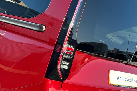 32 of 63 for Volkswagen Caddy California Maxi 2.0 TDI 122 5dr DSG-Panoramic Roof/LED's