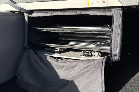 43 of 63 for Volkswagen Caddy California Maxi 2.0 TDI 122 5dr DSG-Panoramic Roof/LED's