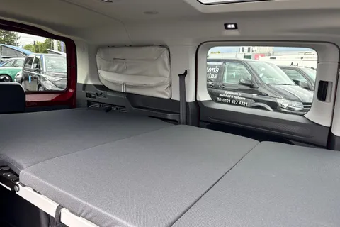 55 of 63 for Volkswagen Caddy California Maxi 2.0 TDI 122 5dr DSG-Panoramic Roof/LED's