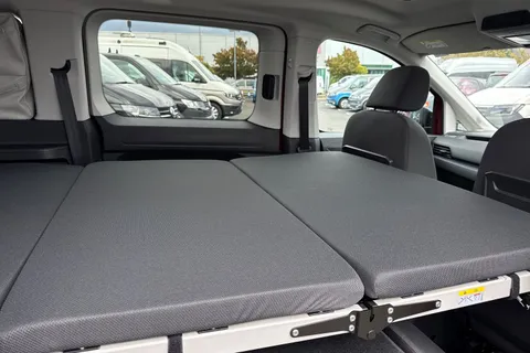 56 of 63 for Volkswagen Caddy California Maxi 2.0 TDI 122 5dr DSG-Panoramic Roof/LED's