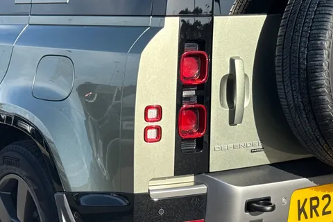 25 of 35 for Land Rover Defender 110 2.0 P400e 15.4kWh X-Dynamic HSE SUV 5dr Petrol Plug-in Hybrid Auto 4WD Euro 6 (s/s) (404 ps)