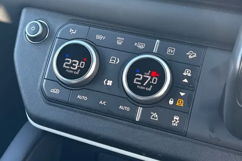 31 of 35 for Land Rover Defender 110 2.0 P400e 15.4kWh X-Dynamic HSE SUV 5dr Petrol Plug-in Hybrid Auto 4WD Euro 6 (s/s) (404 ps)