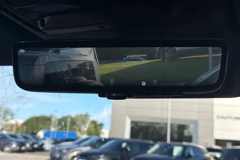 32 of 35 for Land Rover Defender 110 2.0 P400e 15.4kWh X-Dynamic HSE SUV 5dr Petrol Plug-in Hybrid Auto 4WD Euro 6 (s/s) (404 ps)