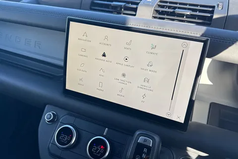 33 of 35 for Land Rover Defender 110 2.0 P400e 15.4kWh X-Dynamic HSE SUV 5dr Petrol Plug-in Hybrid Auto 4WD Euro 6 (s/s) (404 ps)