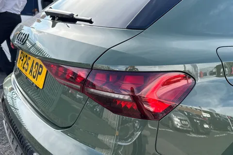 PY25AOP Audi A3 Black Edition 35 TDI 150 PS S tronic Thumbnail #8