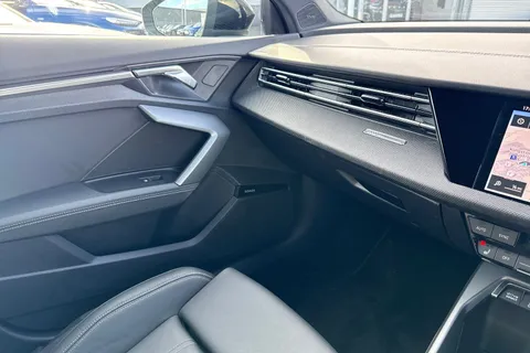 PY25AOP Audi A3 Black Edition 35 TDI 150 PS S tronic Thumbnail #20